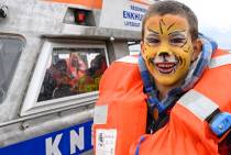 Leuke_activiteiten_voor_de_kids_schminken_speurtocht_en_kleurplaten_-_Foto_KNRM_Enkhuizen_Roel_Ovinge_original