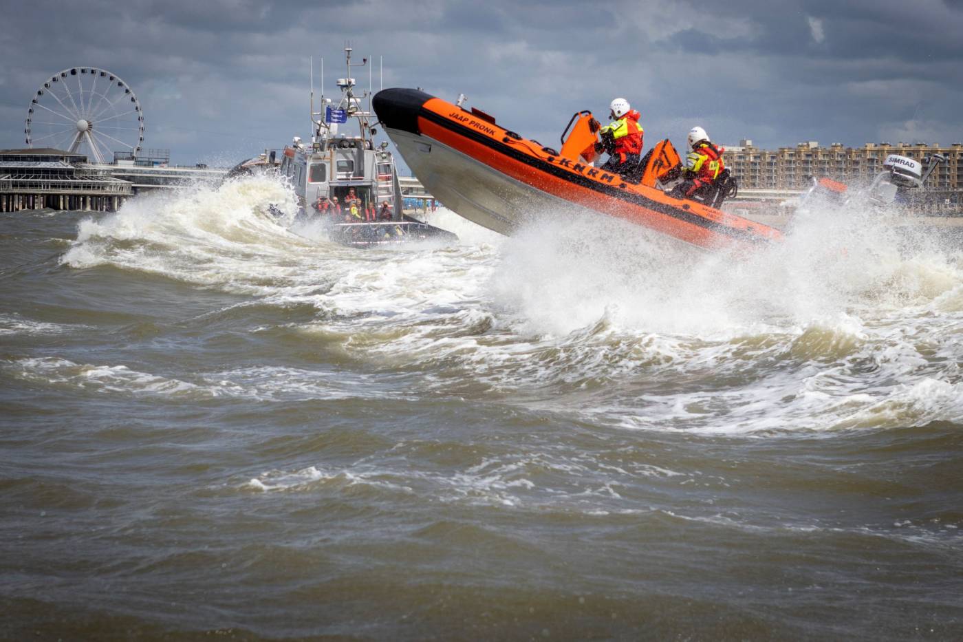 KNRM Scheveningen eert oud-schipper met nieuwste reddingboot “Jaap Pronk”