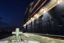 Langszij Cruiseschip Nieuw Statendam