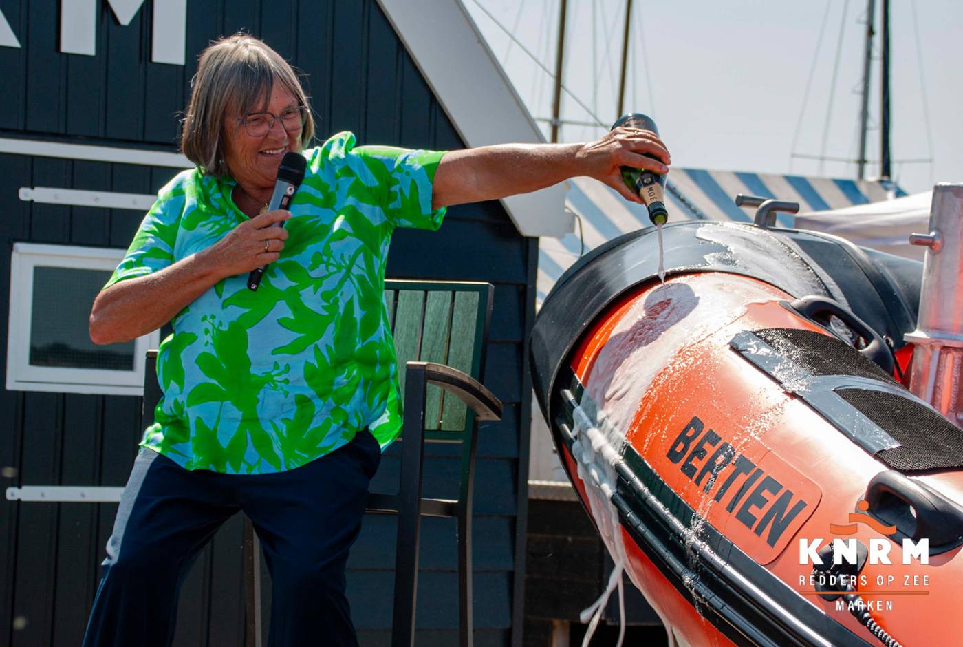 KNRM MARKEN DOOPT NIEUWSTE REDDINGBOOT, EEN HISTORISCH MOMENT