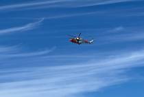 Zoekactie vanuit de lucht door de kustwacht helikopter