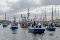 Tien historische reddingboten voeren mee tijdens SAIL-In. Fotograaf: Roel Ovinge.