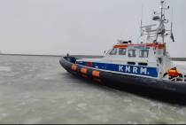 Reddingboot Arie Visser van KNRM Terschelling onderweg naar Vlieland