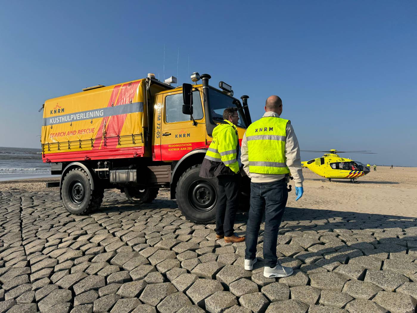 Kindje uit water gered door omstanders