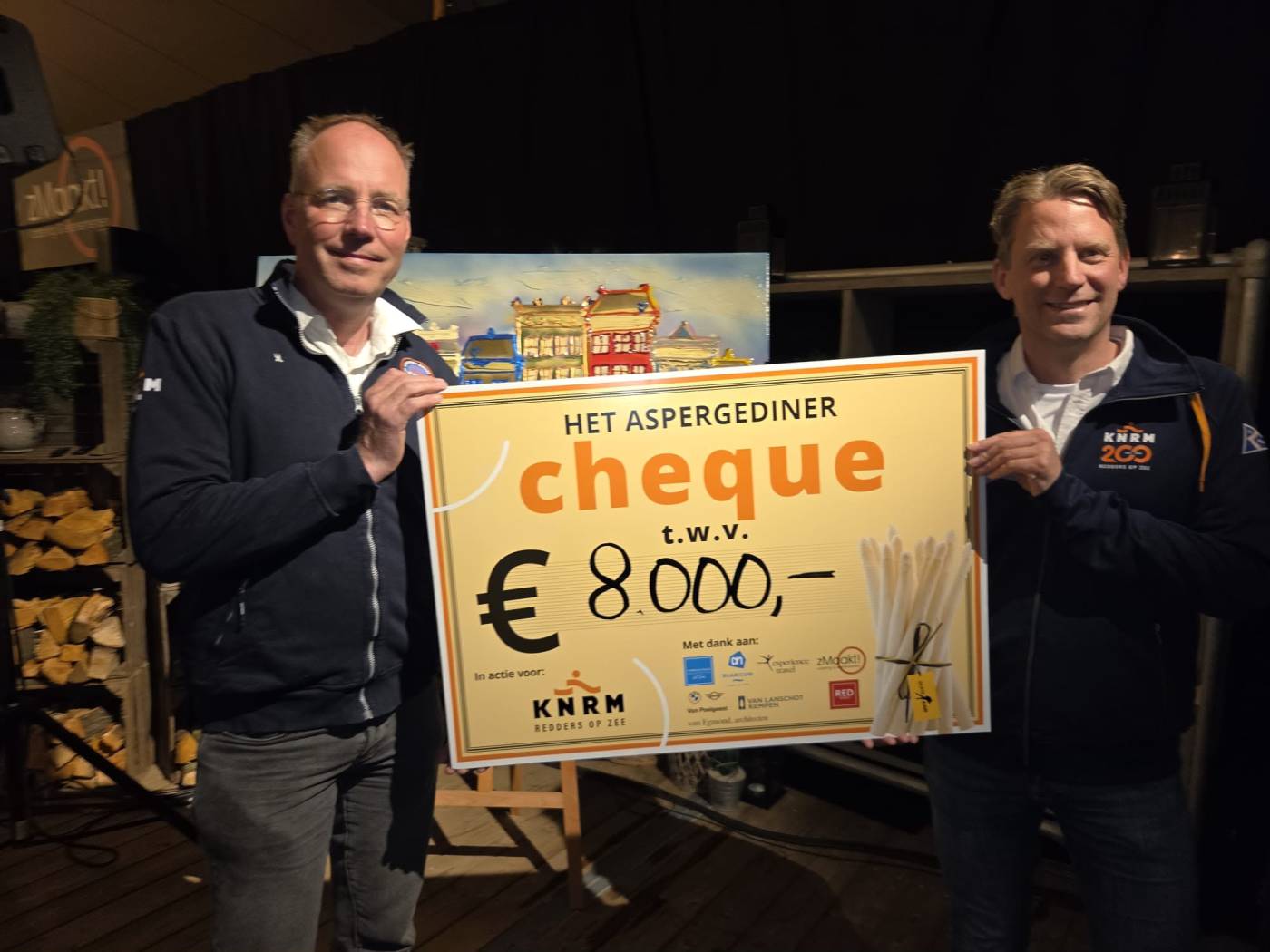 Donatie voor KNRM Balricum tijdens jaarlijks Aspergediner Blaricum