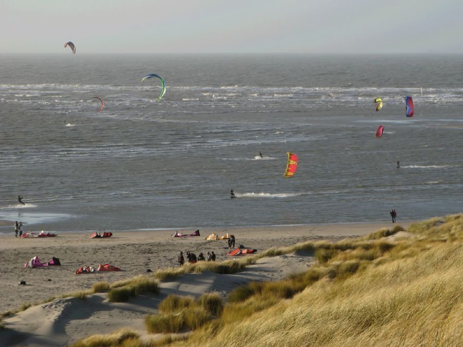 3-kitesurfers-in-de-problemen-1