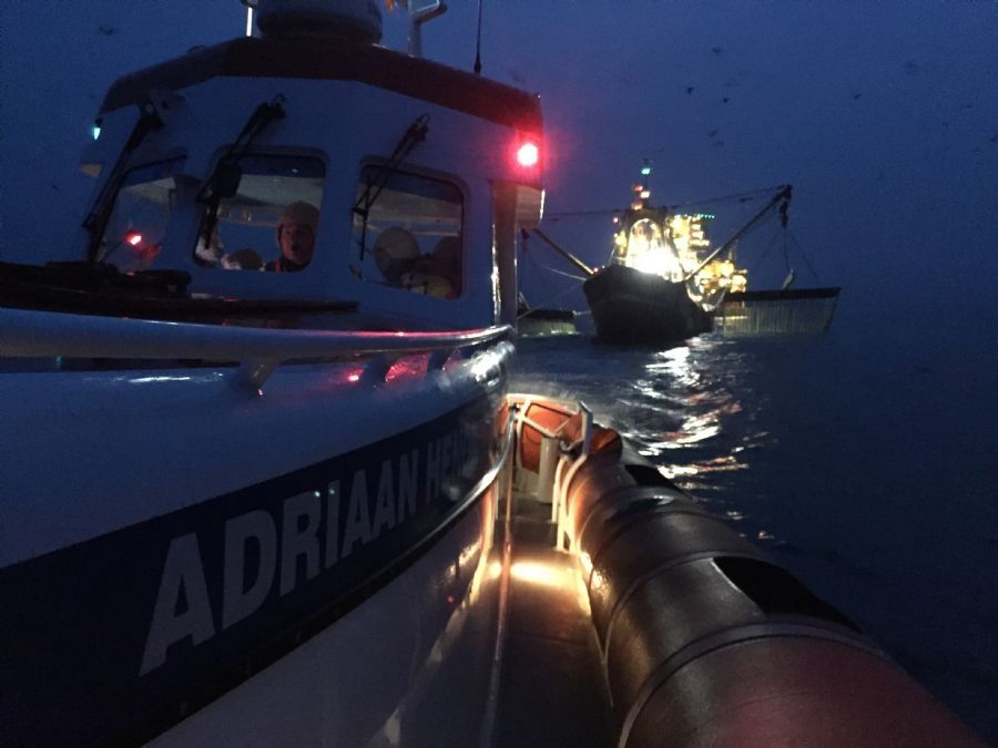 De Adriaan Hendrik met de UK-19 op sleep