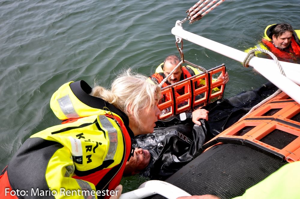 KNRMHAN_Oefening_2852016_duikersWMD_MarioRentmeester3
