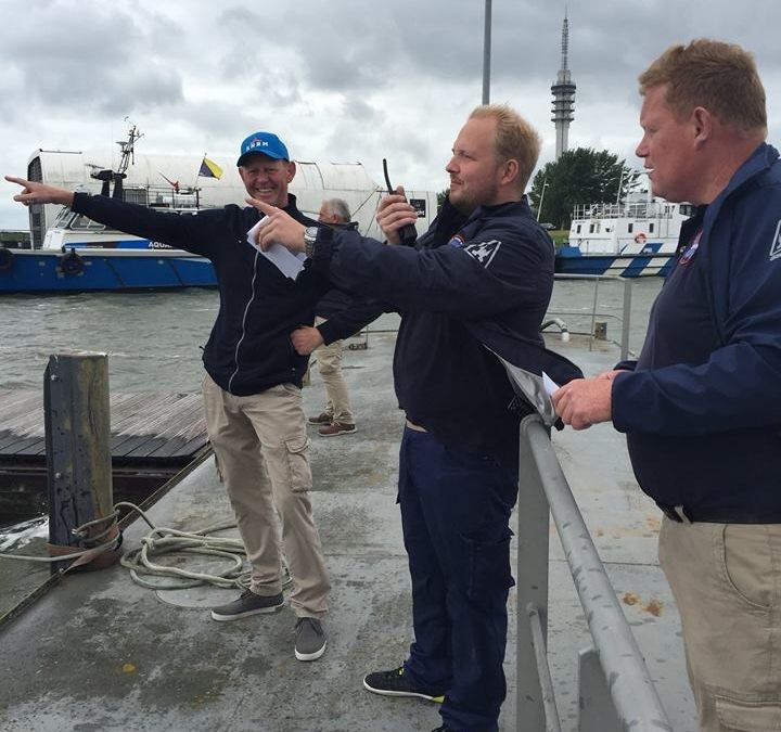 Havenmeester Jeroen met minions Emile en Arnold