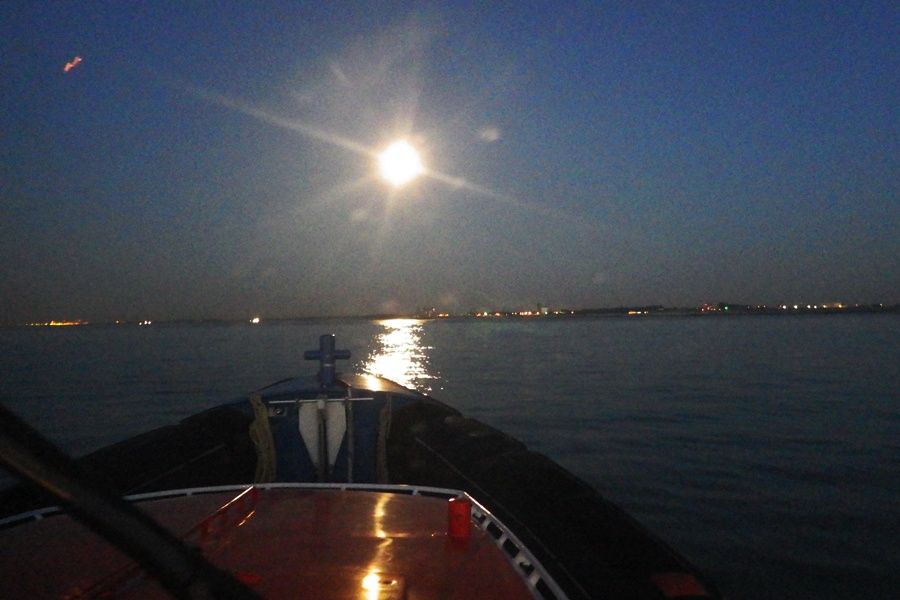 Richting Breskens in het maanlicht