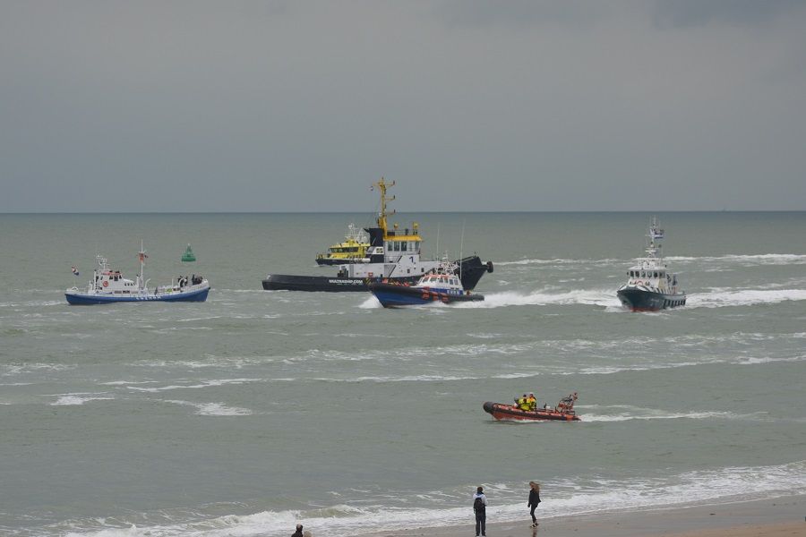 Eenheden voor het badstrand - Foto John van Moolenbroek