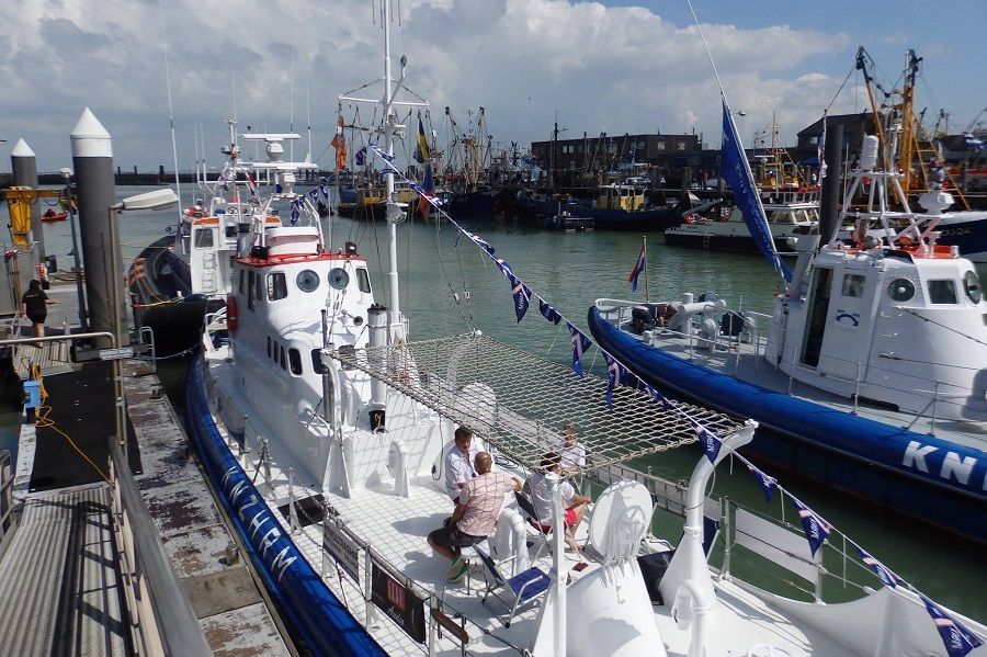Reddingboten Carlot en Koningin Juliana