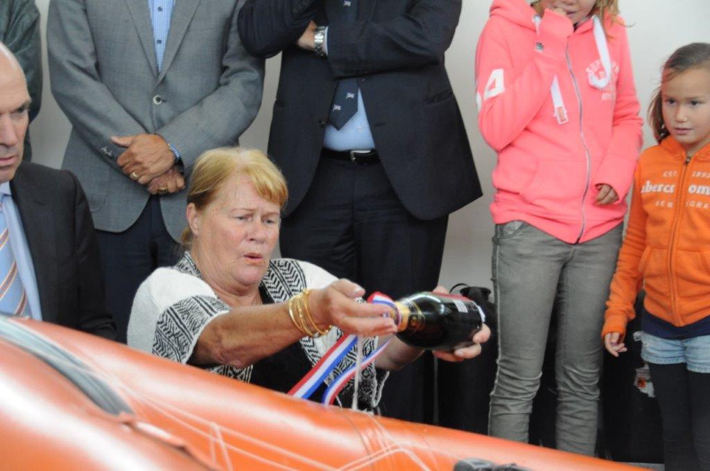 Ik wens u en uw bemanning een behouden vaart! 