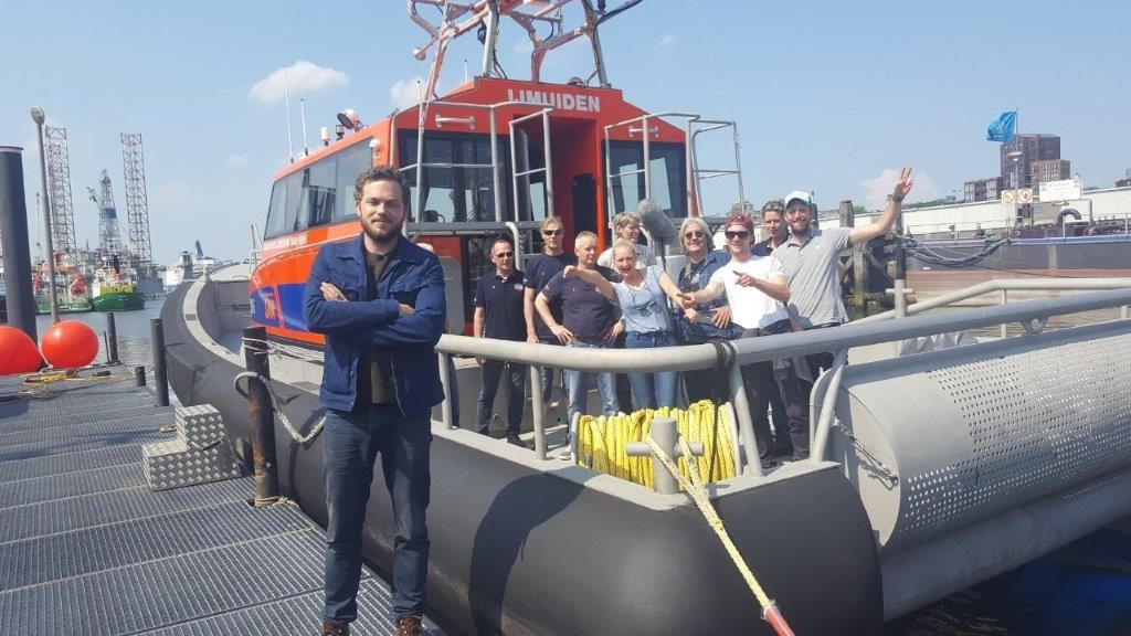 Het team van Discovery eerder dit jaar tijdens de opnames