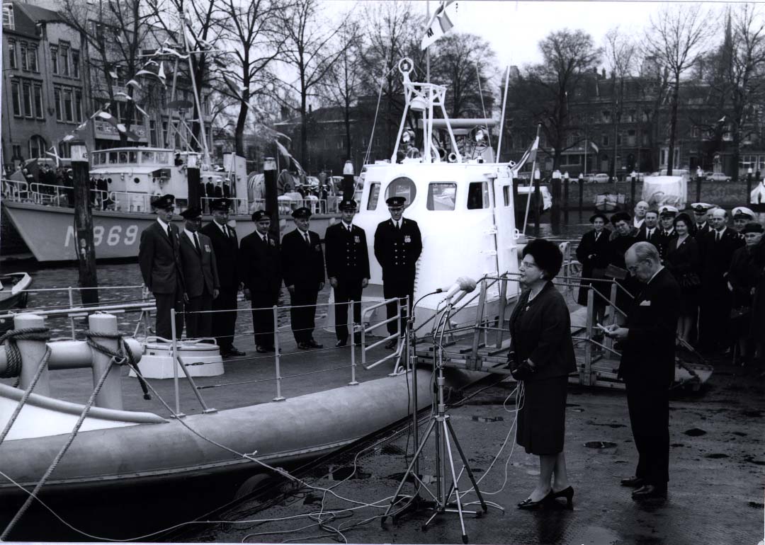 De doop door Koningin Juliana 