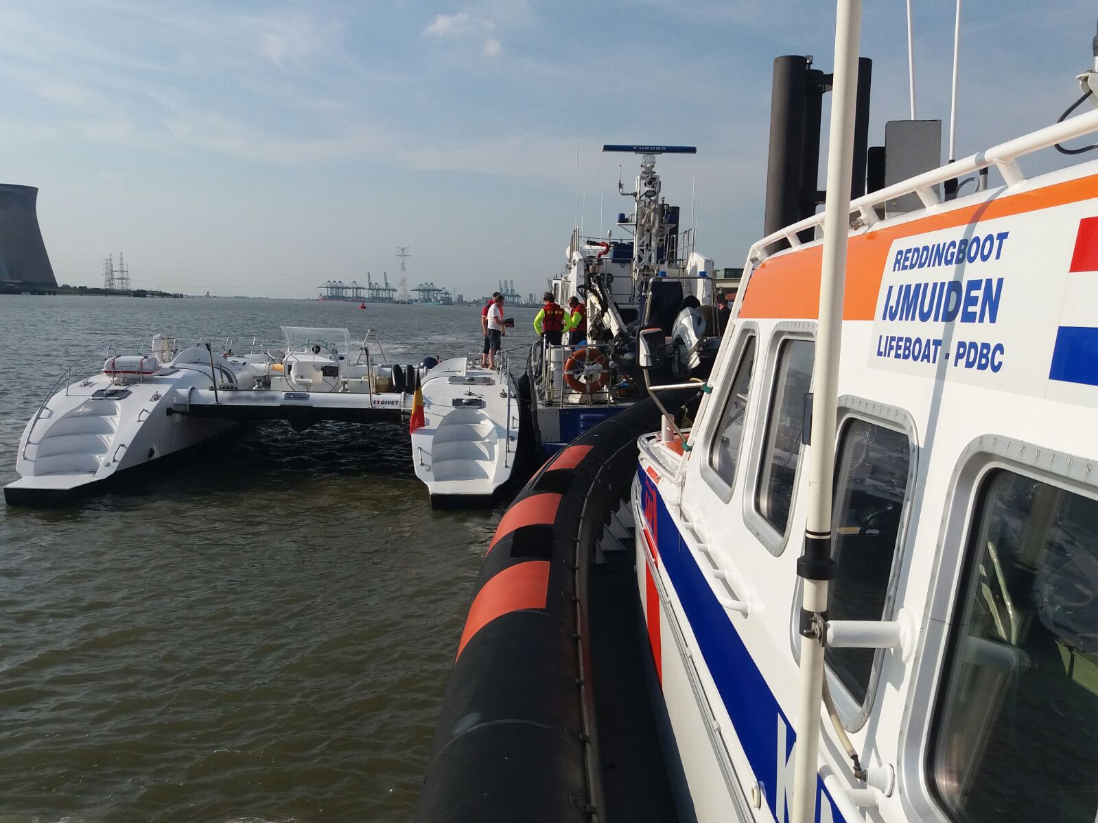 KNRM_HAN_Actie_2017_162017_catamarangestrandDoel