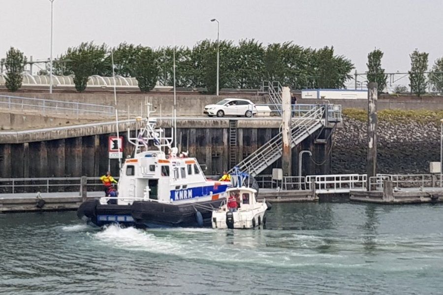Langszij in Buitenhaven Vlissingen