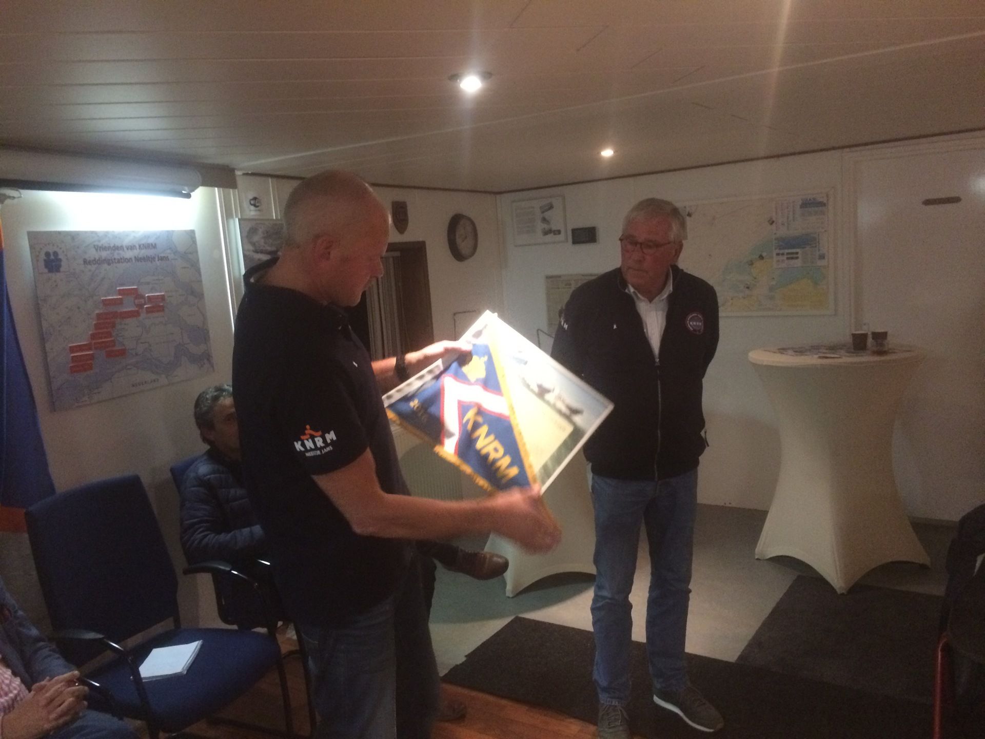 links schipper Johannes Post, rechts Rob Visser
