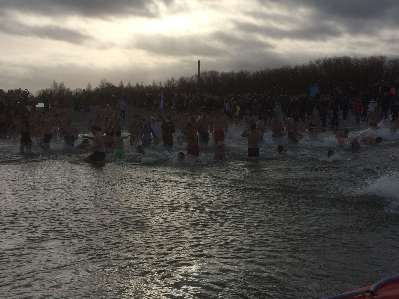 Foto vanaf de reddingboot