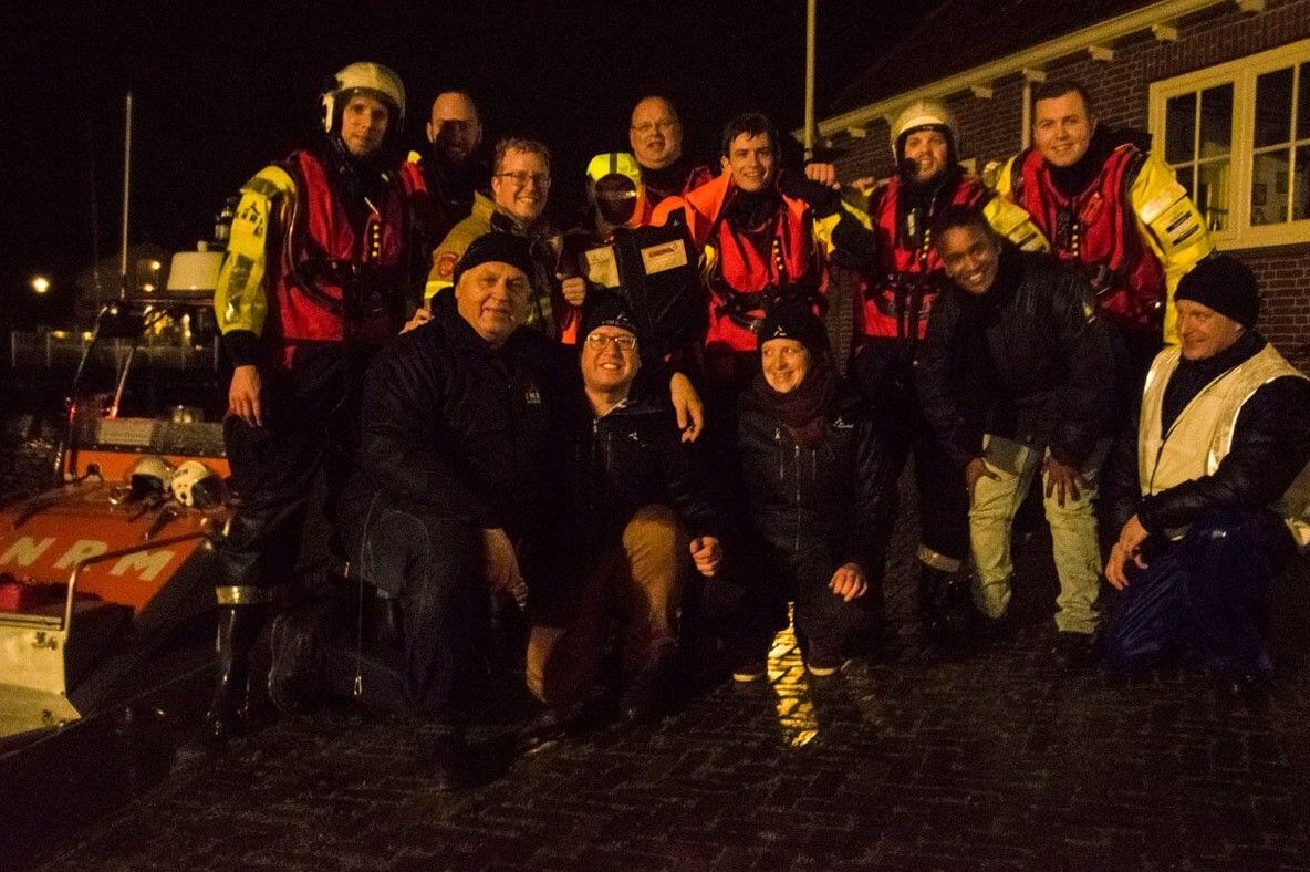 Overdracht waterredingpop van Fireware aan bemanning KNRM Medemblik