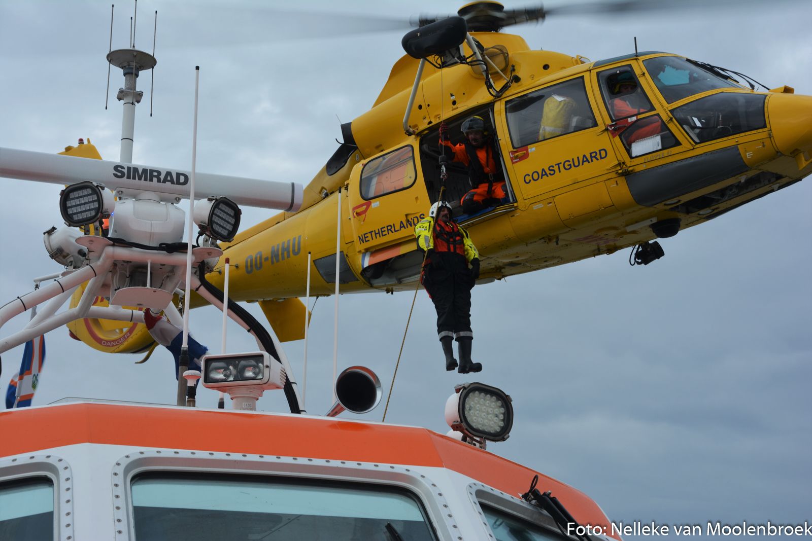 KNRM_322018_Hansweert_OefeningmetNHVheli_NellekevanMoolenbroek37