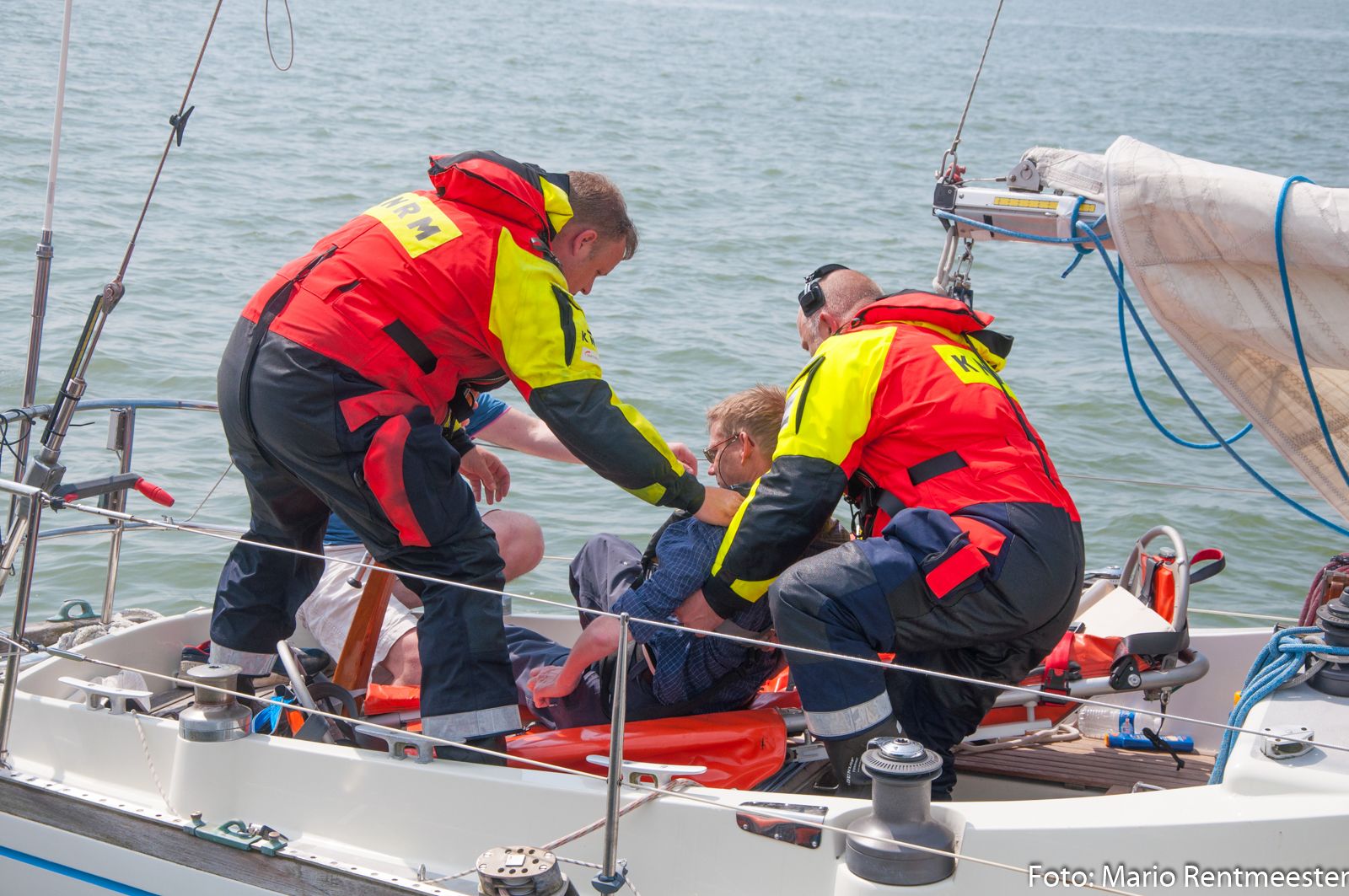 KNRM_HAN_OefeningbrancardmetVenturm_2652018_MarioRentmeester2