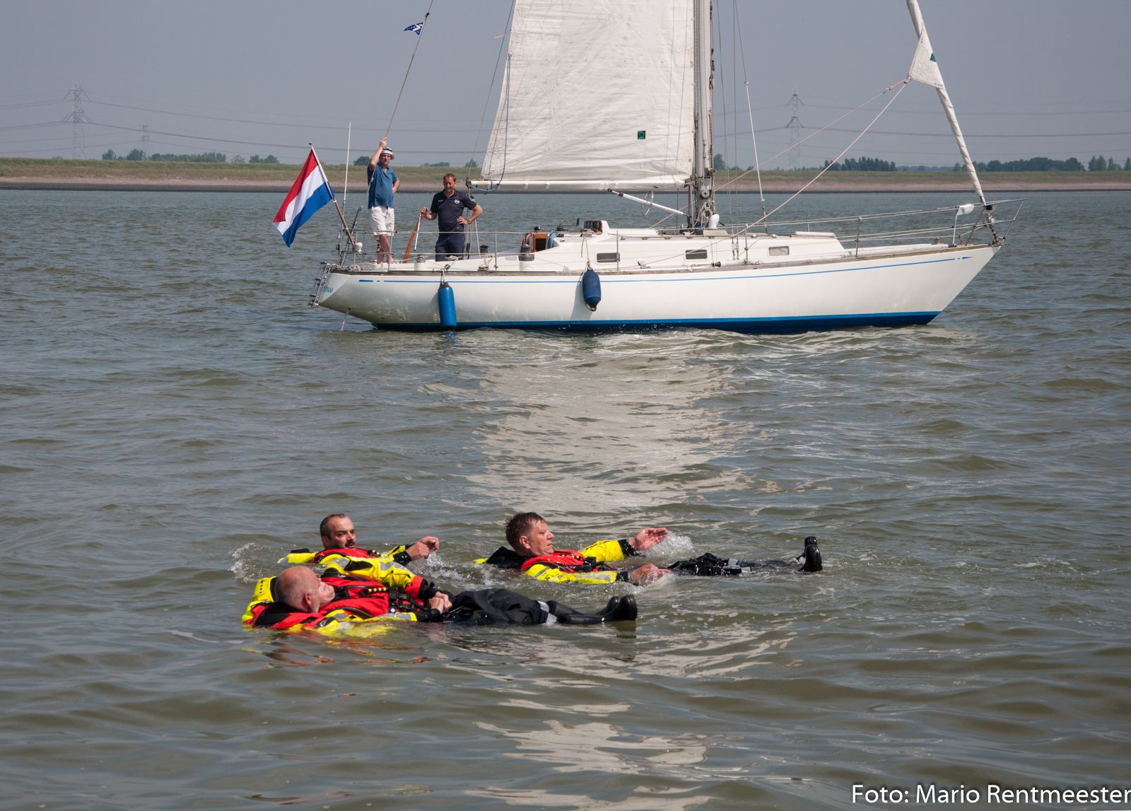 KNRM_HAN_OefeningbrancardmetVenturm_2652018_MarioRentmeester9