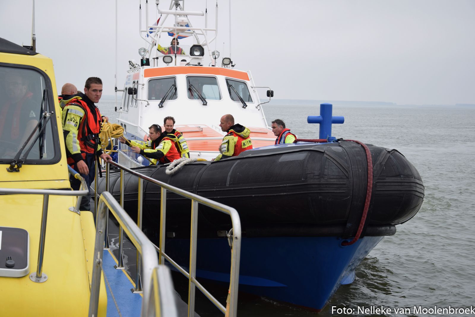 Reddingboot Zeemanshoop (Breskens) ter plaatse bij de Callisto.