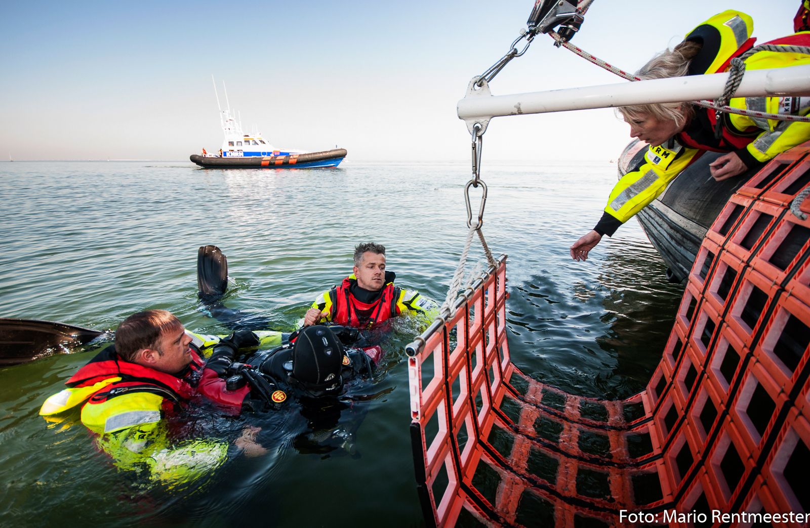 KNRM_Hansweert_2042019_Oefeningmetduikers_MarioRentmeester4