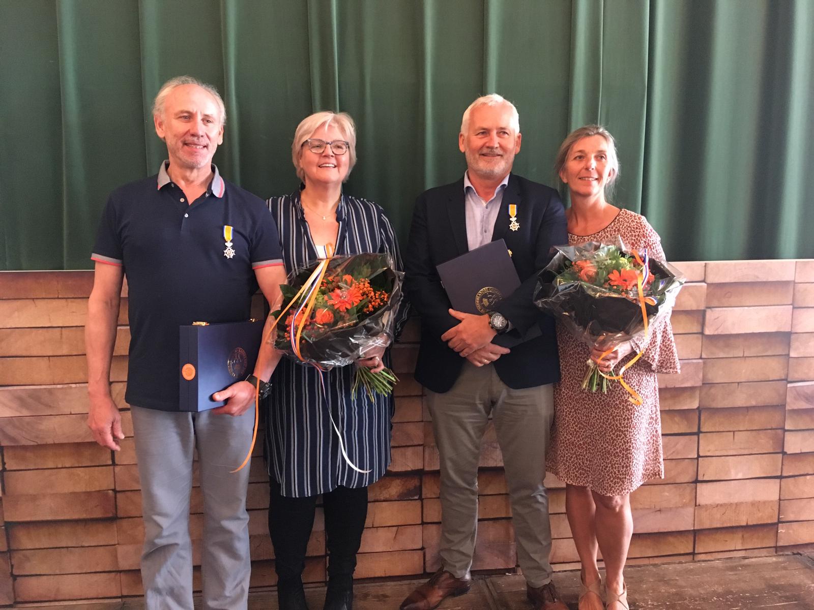 (L) Hans van Arkel, helper aan de wal bij KNRM Katwijk aan Zee (R) Albert van der Plas, reddingboots