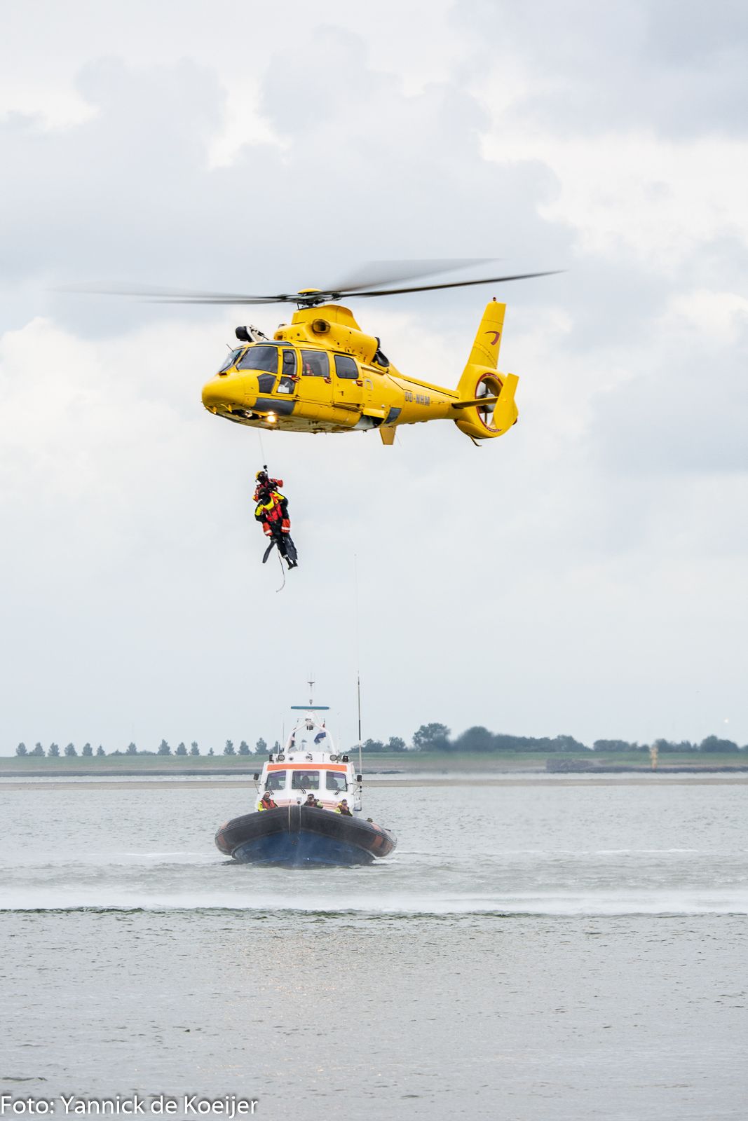 KNRM_Hansweert_Oefening1772020NHVhelikopter_YannickdeKoeijerHydraphotography6
