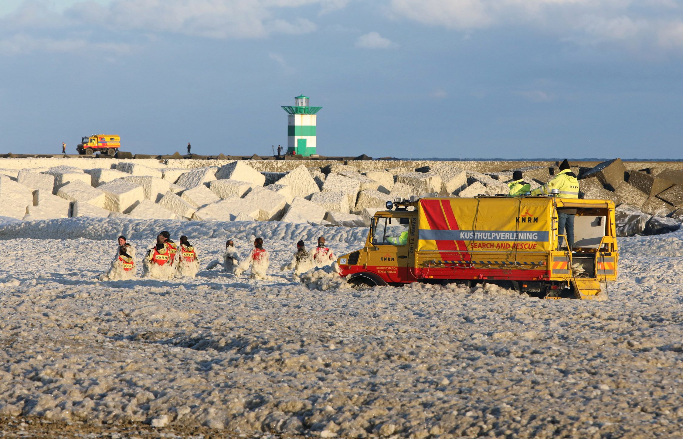 KNRMeertredderssurfdramaFoto_Dick_Teske