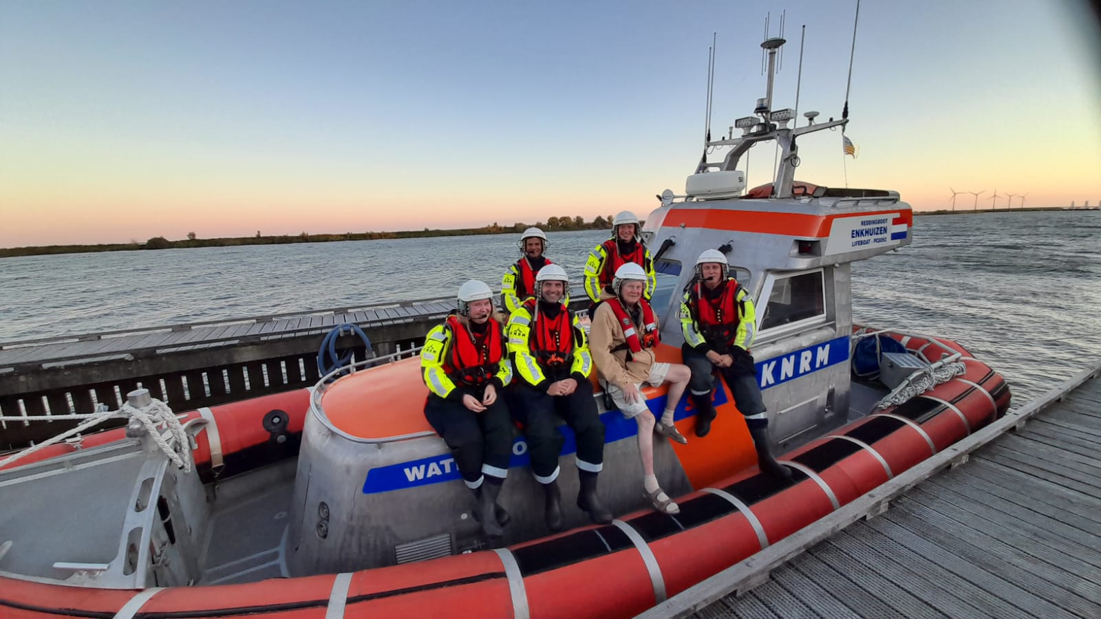 Crowdfundactie KNRM Enkhuizen  Voor iedere held een helm groot succes