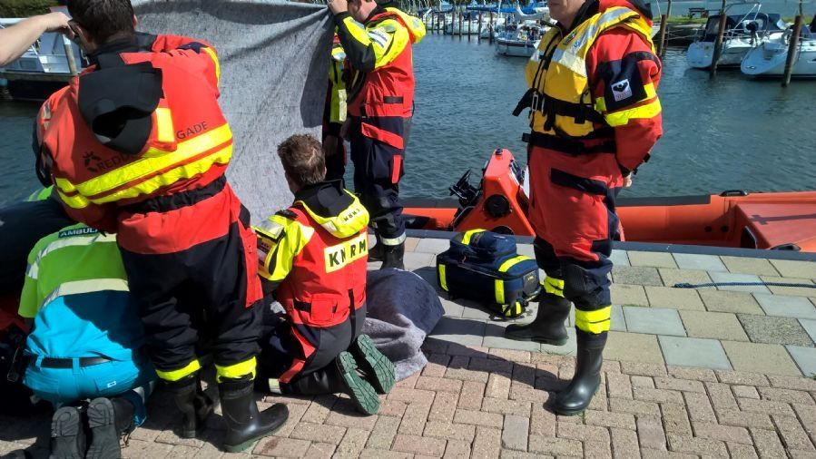 2-acties-van-zeilboot-met-pech-met-spoed-naar-twee-drenkelingen-op-het-haringvliet-3