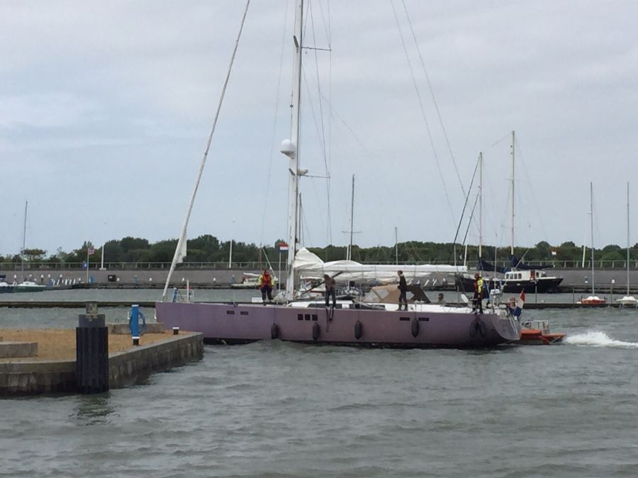 65-voets-zeiljacht-in-veilige-haven-gebracht-2