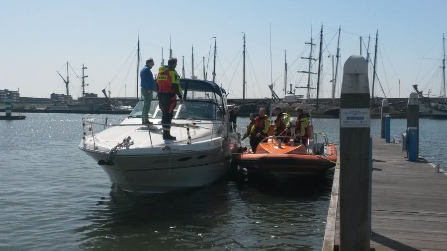 boot-uit-winterstalling-komt-net-de-haven-uit-4