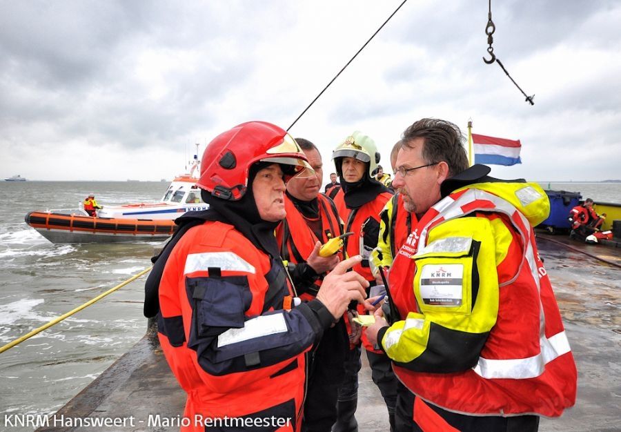 brand-aan-boord-aanvaring-inzet-knrm-en-mirg-eu-4