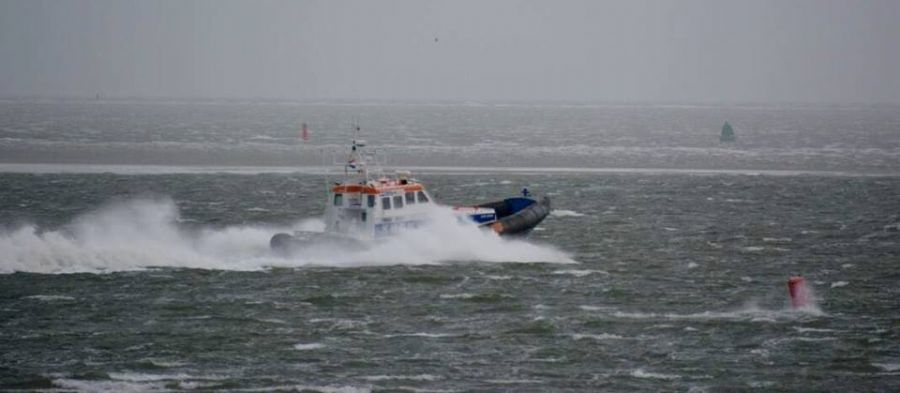 catamaran-intermezzo-in-problemen-boven-terschelling-1