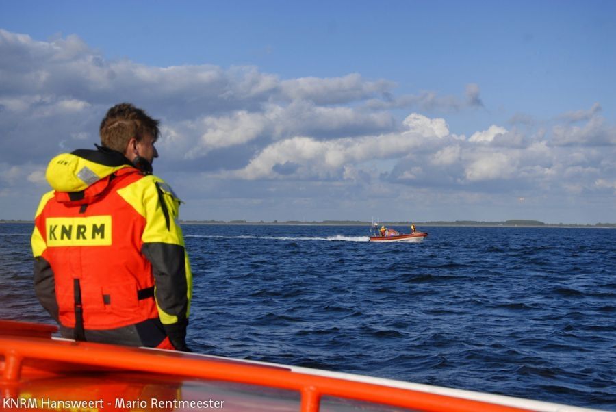 catamaran-omgeslagen-opvarende-vermist-2