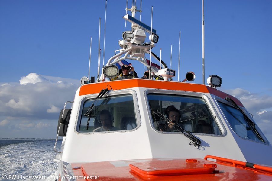 catamaran-omgeslagen-opvarende-vermist-3