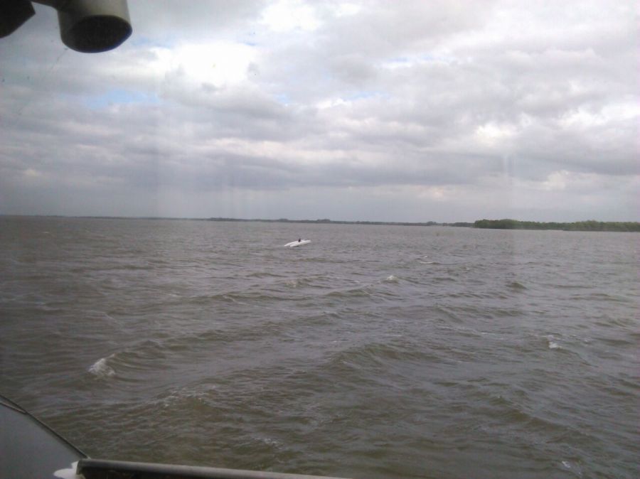 catamaran-zeiler-slaat-overboord-2