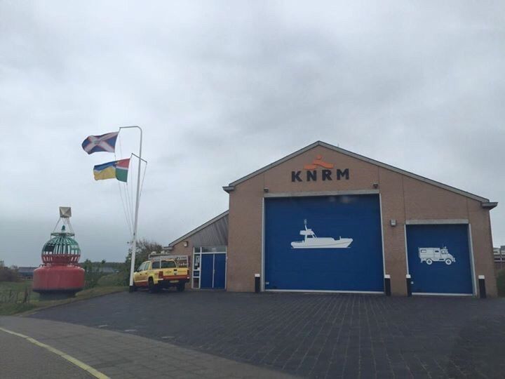 directeur-vliegt-langs-45-reddingstations-voor-afscheidsgroet-7