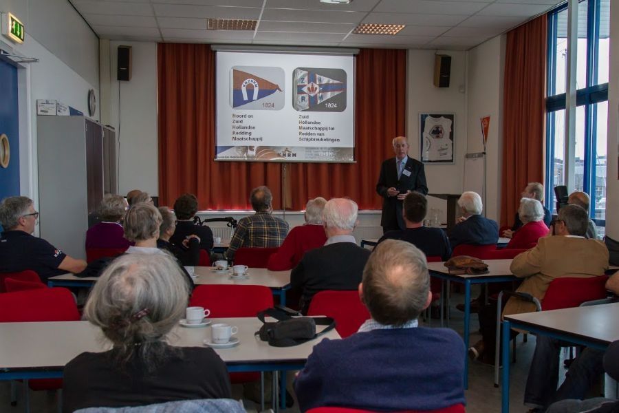 glunderende-gezichten-van-trouwe-donateurs-1