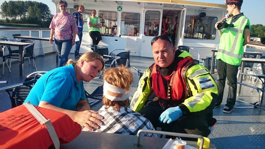 grote-oefening-op-rondvaartboot-rederij-randmeer-3