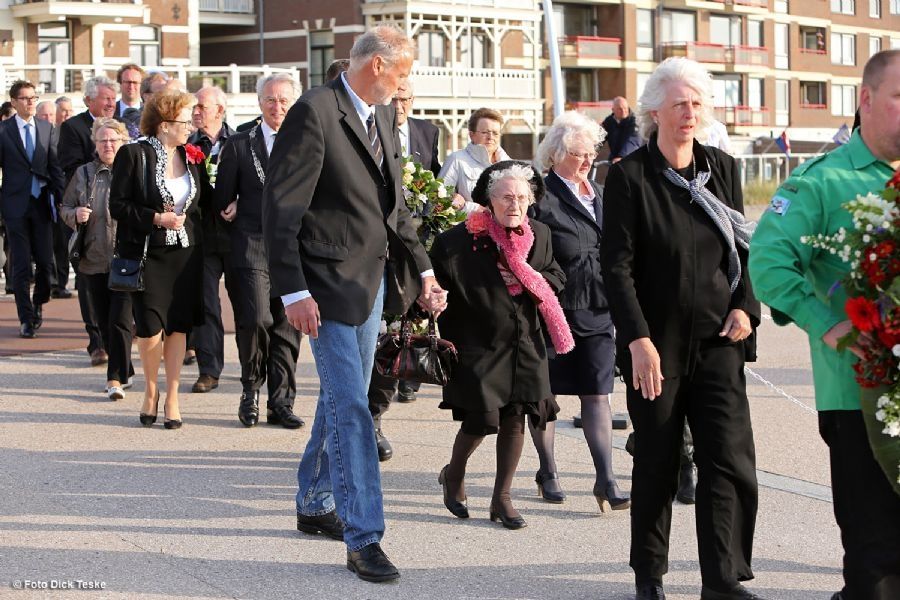knrm-aanwezig-bij-herdenking-gebleven-scheveningse-zeelieden-3