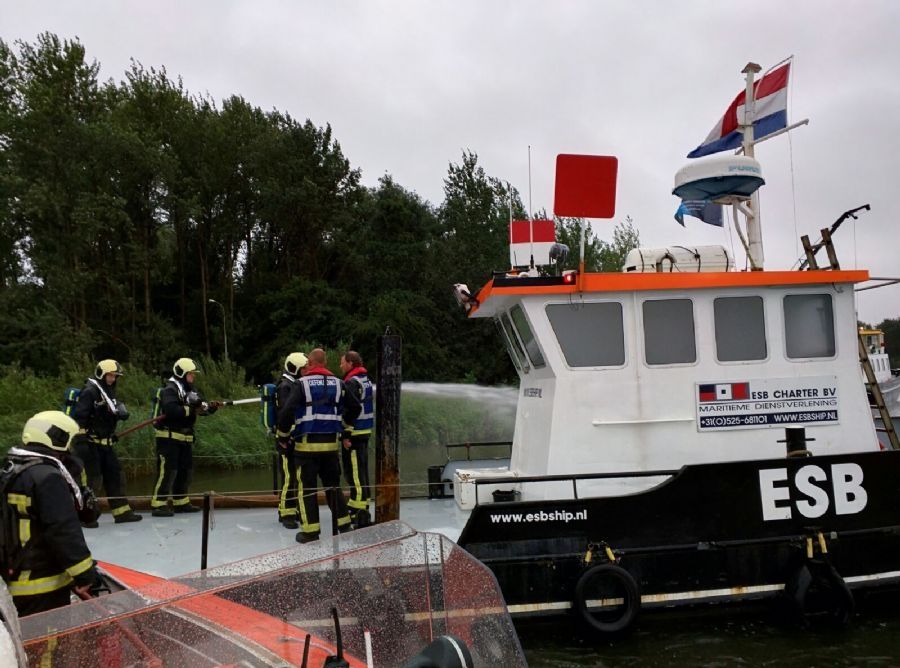 knrm-elburg-oefent-met-brandweer-3