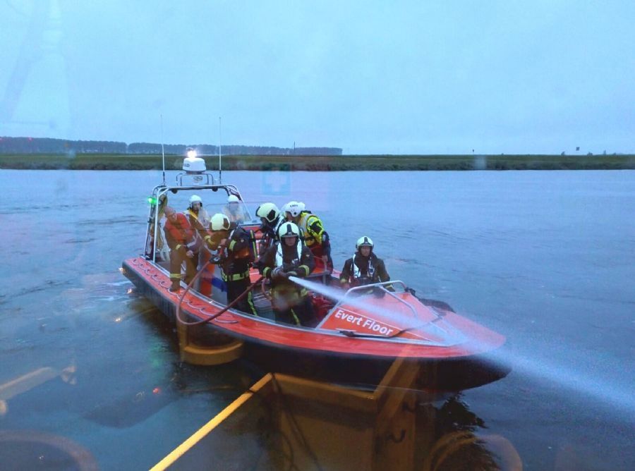 knrm-elburg-oefent-met-brandweer-6