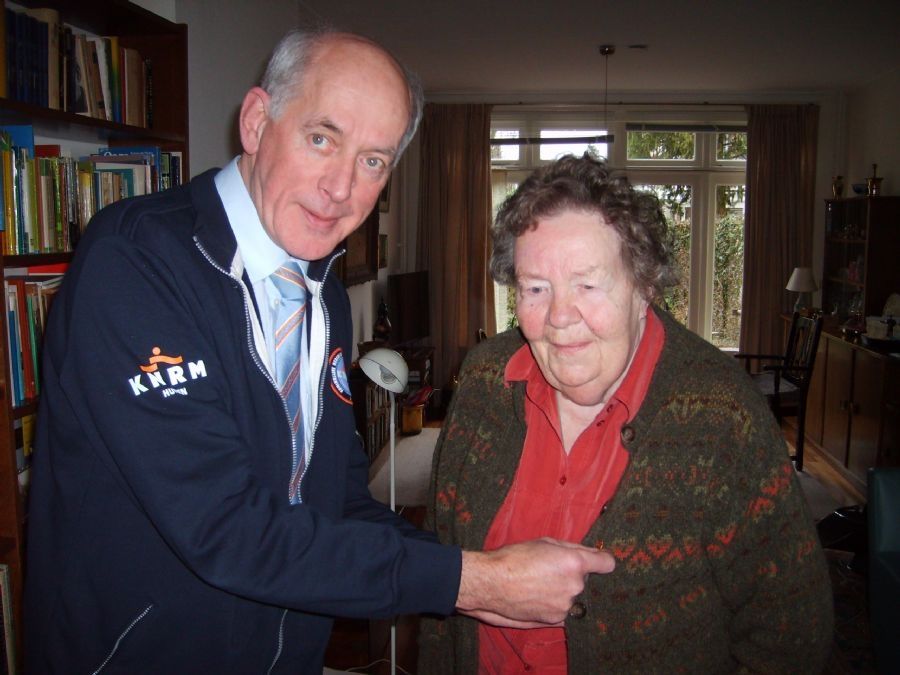 knrm-huizen-op-bezoek-bij-een-zeer-trouwe-donateur-1