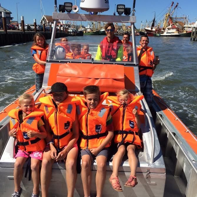 knrm-texel-beleeft-druk-havenvistijn-2