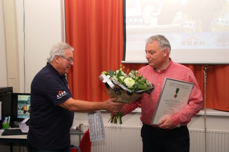 medailles-voor-huizer-redders-2